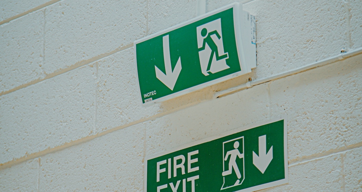 Dörrstängare branddörr
