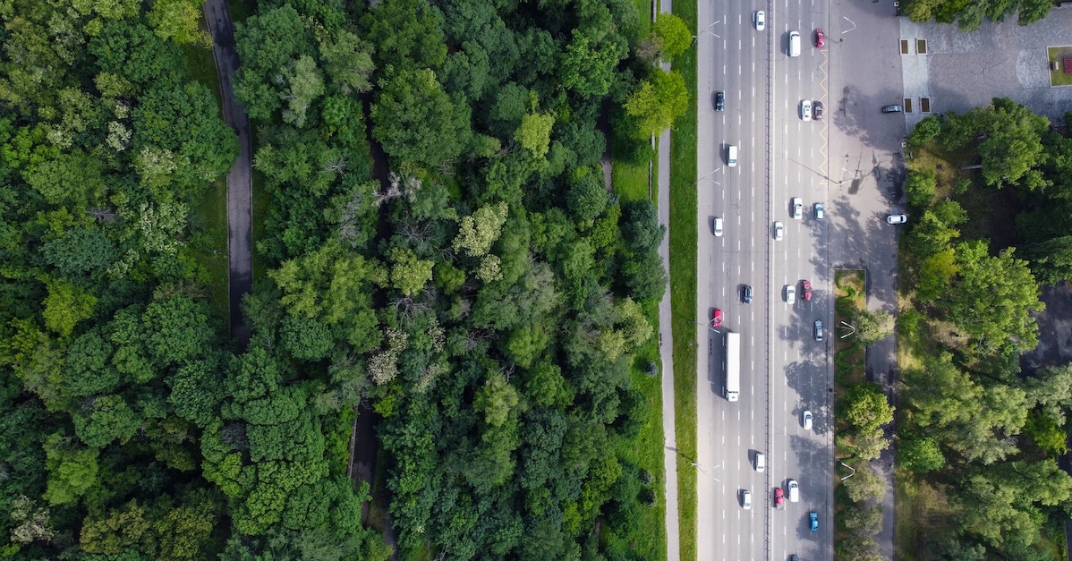 Vad reglerar lagen om inrikes vägtransporter