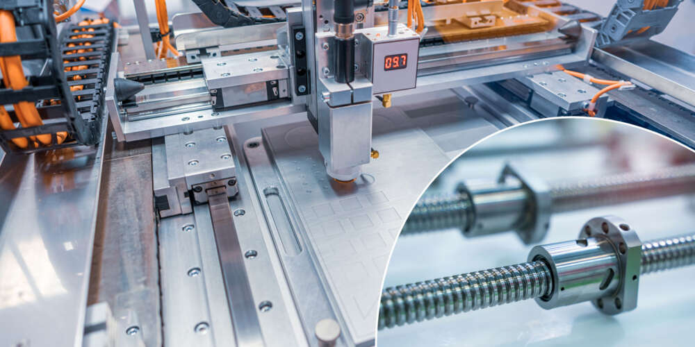 CNC-maskin som bearbetar metallplåt med fleraxligt linjärsystem och infälld bild på en kulskruvsenhet.